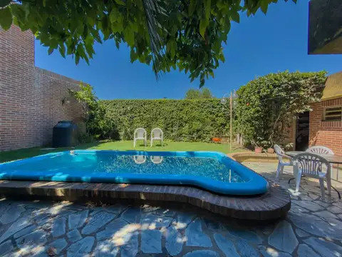 Casa 5 ambientes con 2 baños