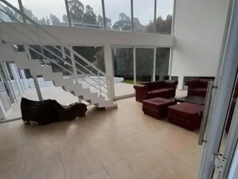 Casa en Alquiler de 3 dormitorios