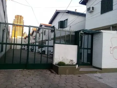 Duplex de 3 ambientes en complejo cerrado 