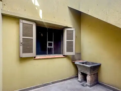 Casa 4 ambientes con 1 baño