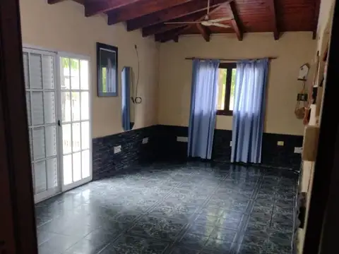 Casa 8 ambientes con 1 baño
