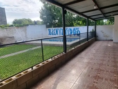 Casa 5 ambientes con 1 baño