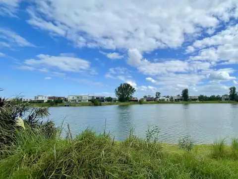 Terreno en Venta en Canton Al Lago Central 