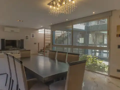 Alquiler casa tres dormitorios más comodín doble cochera pileta y quincho abasto