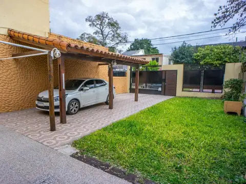 Casa Iturraspe  al 4000, La Florida Residencial a 50 metros Costa Alta, chalet semiamueblado