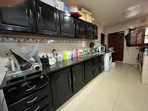 Casa en Venta con 3 cocheras