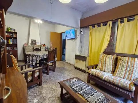 Casa 4 ambientes con 1 baño