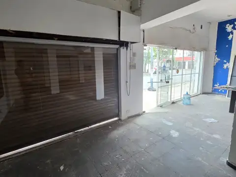 Local en Venta 81 años
