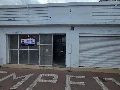 Local en Venta 81 años