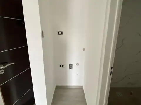 VENTA DEPARTAMENTO 2 AMBIENTES CON PATIO EN SANTOS LUGARES