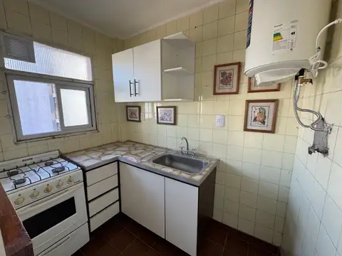 Monoabmiente Muy luminoso con  Bajisimas expensas