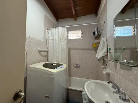 VENTA CASA 2 PISOS B° CANAL V
