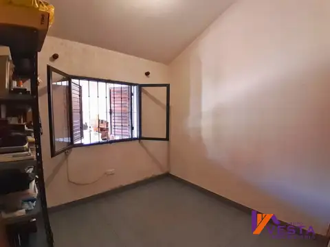 Casa 5 ambientes con 1 baño