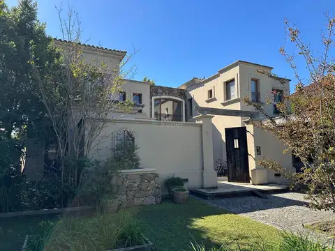 Casa en Venta de 5 dormitorios