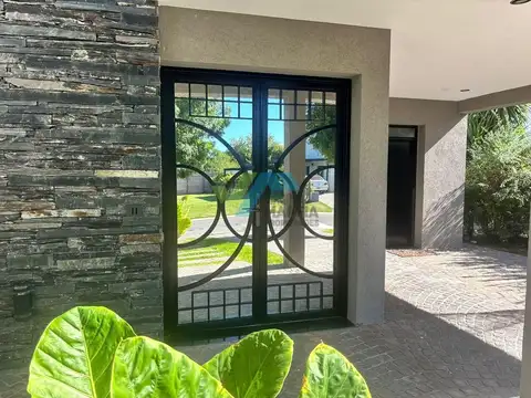 Casa en Alquiler en Lagoon Pilar, USD 2.500