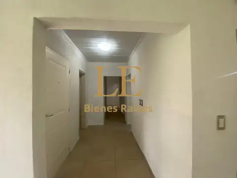 Casa 5 ambientes con 4 baños