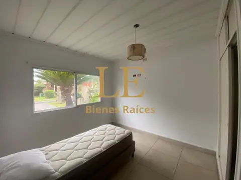 Casa en Alquiler Temporal con 4 cocheras