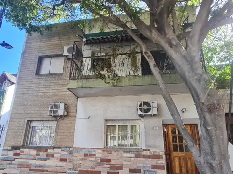 Departamento tipo casa 2 ambientes con patio 