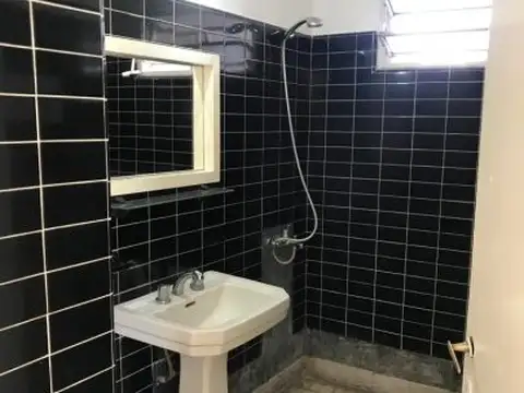 CASA EN ALQUILER - ROLDAN