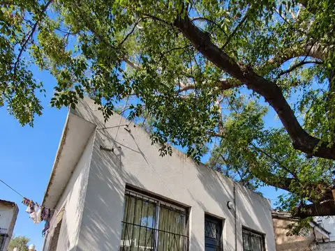 Gran Terreno, 2 Casas y Precio de Oportunidad
