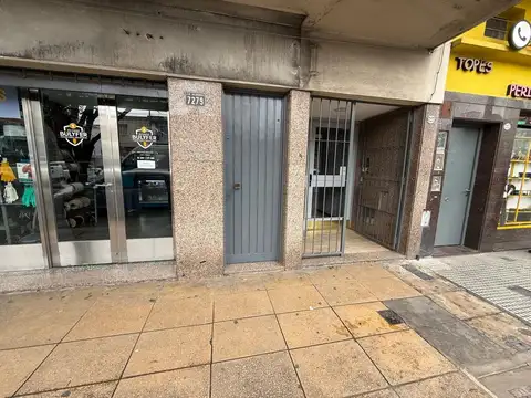 Avenida Juan Bautista Alberdi 7200, Piso 1