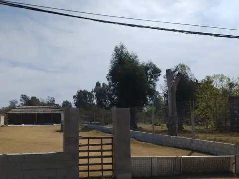 GRAN TERRENO CON QUINCHO Y PILETA-ARROYO LEYES