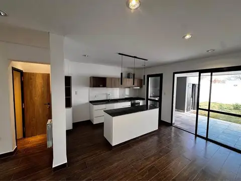 Casa en Venta con 1 cochera