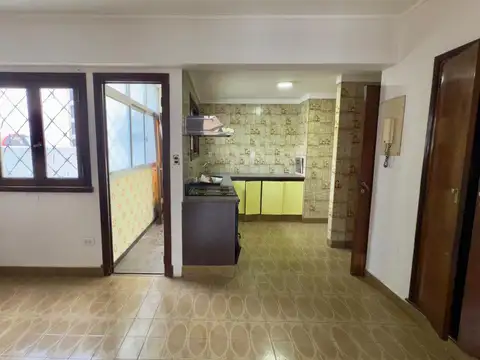 Departamento 5 ambientes con 2 baños