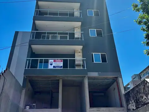 DEPTO 4 AMB NUEVO-BALCON-PARRILLA-125 M2-LANUS O.