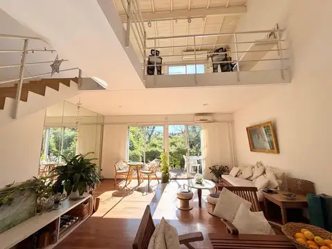 Depto Tipo Casa en Venta con 4 cocheras