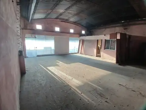 VENTA DE LOCAL CON GRAN DEPÓSITO Y VIVIENDA, MORÓN SUR, 2 PLANTAS, OPORTUNIDAD