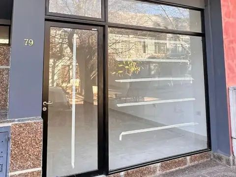 Local a 1 cuadra del centro