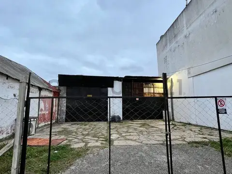 Camino General Belgrano 3100, Piso 0