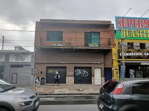 COMODA CASA 3 AMBIENTES 1° PISO GARAGE + LOCAL COMERCIAL