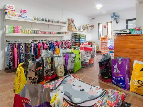 VENTA de Complejo completo de Departamentos + cochera + local comercial
