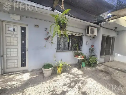 Venta PH 5 ambientes con local en Wilde