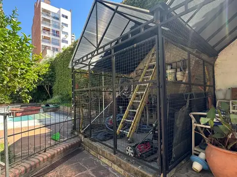 Casa 14 ambientes con 5 baños