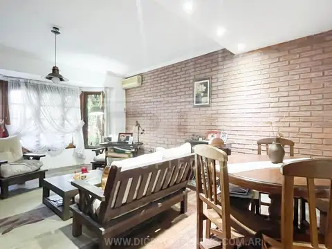 Casa en Venta con 1 cochera