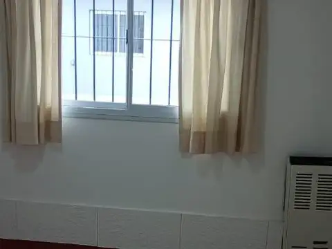 Depto Tipo Casa 2 ambientes con 1 baño