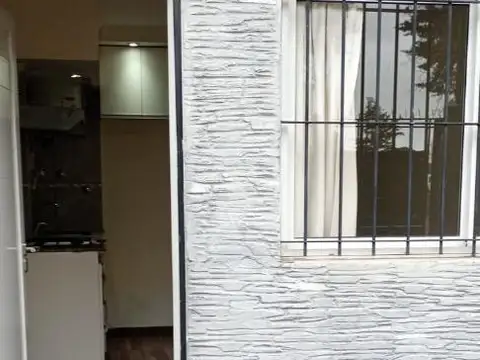 Depto Tipo Casa en Alquiler de 2 ambientes