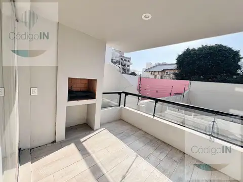 Departamento  2 ambientes con balcón terraza con parrilla y patio