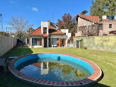 VENTA CASA 4 AMB C/ PARQUE Y PILETA AD. SOURDEAUX