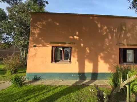 CASA EN VENTA MADARIAGA 4 AMBIENTES GAS NATURAL