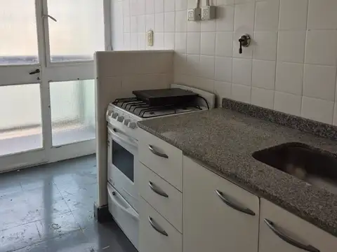 VENTA DEPTO 2 AMBIENTES AL FRENTE CON BALCON