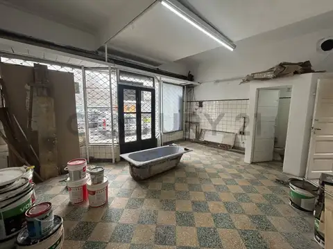 Venta Ph 3 ambientes con local y patio - Gerli, Lanús.