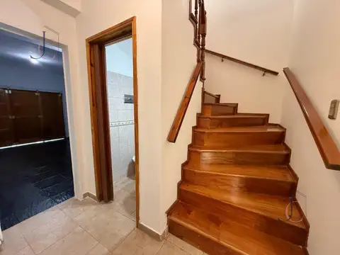 Depto Tipo Casa en Venta con 1 cocheras