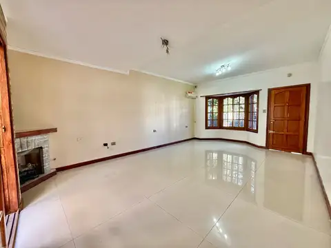 Depto Tipo Casa 4 ambientes con 2 baños