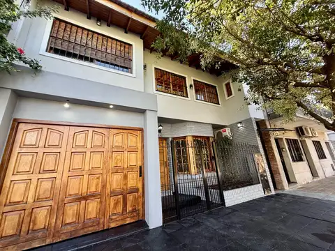 Casa en PH independiente 4 ambientes con cochera en Ramos Mejia Sur