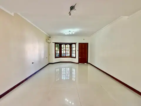 Depto Tipo Casa en Venta en Ramos Mejía Sur, USD 189.000