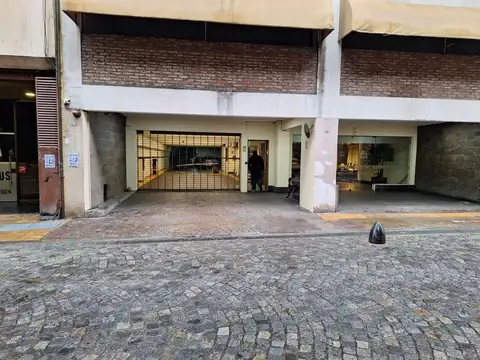 AMPLIAS Y COMODAS COCHERAS EN VENTA EN SAN TELMO